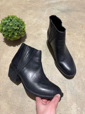 Born Sacramento Ankle Boots Women Size 8 Black Leather Fall Classic Comfort
